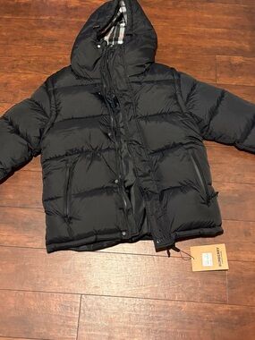 Black Hooded Puffer Jacket with Plaid Lining
